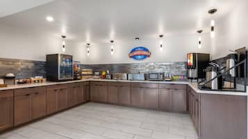 Desayuno completo incluido todos los días