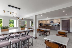 Free daily full breakfast