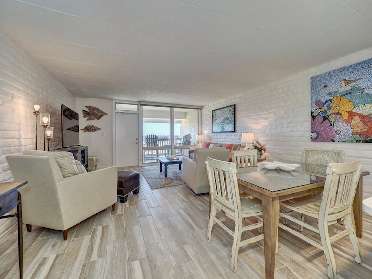 Gulf Water View! Private Beach Access. Quite Setting. A Short Walk To The Beach! - Texas