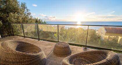 Beach Sunset Villa 100m from Ocean & Beach