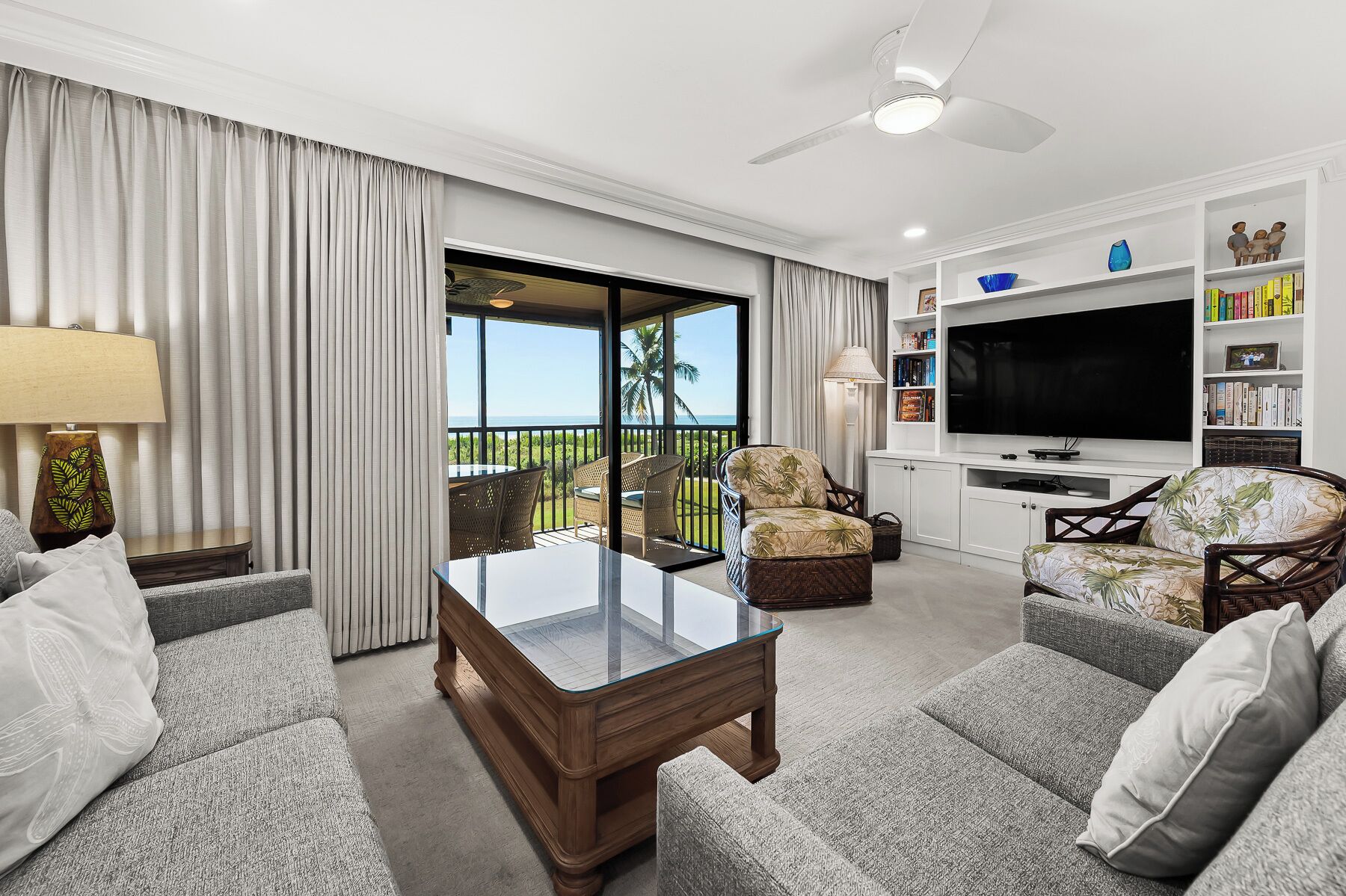 Una televisión, un reproductor de DVD