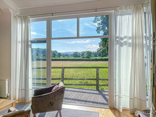 Yew Tree Barn - HW7737