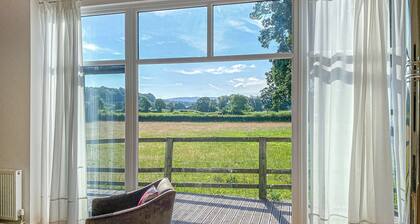 Yew Tree Barn - HW7737