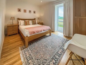 3 bedrooms, free WiFi, bed sheets, wheelchair access - Yew Tree Barn - HW7737 (Near Usk)