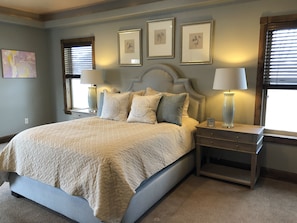 5 dormitoris, escriptori, planxa i posts de planxar i wifi gratuïta