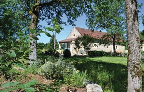 Property grounds - Amazing home in Gindou (Gindou)