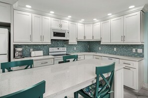 Fridge, microwave, oven, stovetop - Cozy Dockside 2 bed, 2 bath at Sanibel Moorings #1422 (Sanibel)