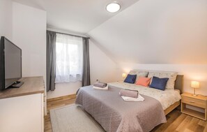 2 Schlafzimmer, Reisekinderbett, kostenloses WLAN, Bettwäsche