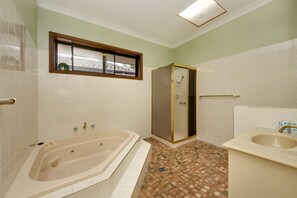Badewanne, Toilettenpapier
