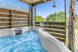 Outdoor spa tub - Whitetail Oaks Guesthaus | Country Views | Fire pit | NO PETS (Fredericksburg)