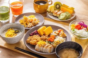 Frokostbuffé hver dag (mot et tillegg)