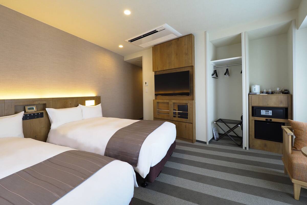 Minibar, in-room safe, desk, blackout curtains