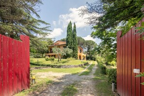 Property grounds - Villa la Bruscola by MMega (Barberino di Mugello)