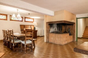 Dining - Villa la Bruscola by MMega (Barberino di Mugello)