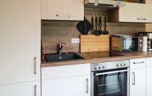 Kühlschrank, Herdplatte, Geschirrspüler