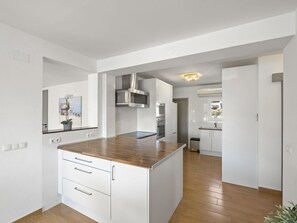 Microwave, oven, dishwasher, toaster