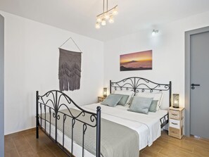 5 bedrooms, iron/ironing board, travel crib, free WiFi