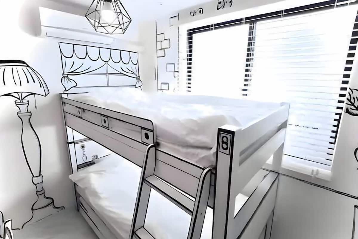 1 habitación, sistema de insonorización y tabla de planchar con plancha