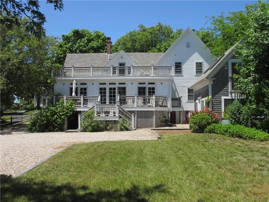 Waterfront Beauty--Stroll to Wellfleet Harbor & Center, A/C, Deck, Nice Lawn