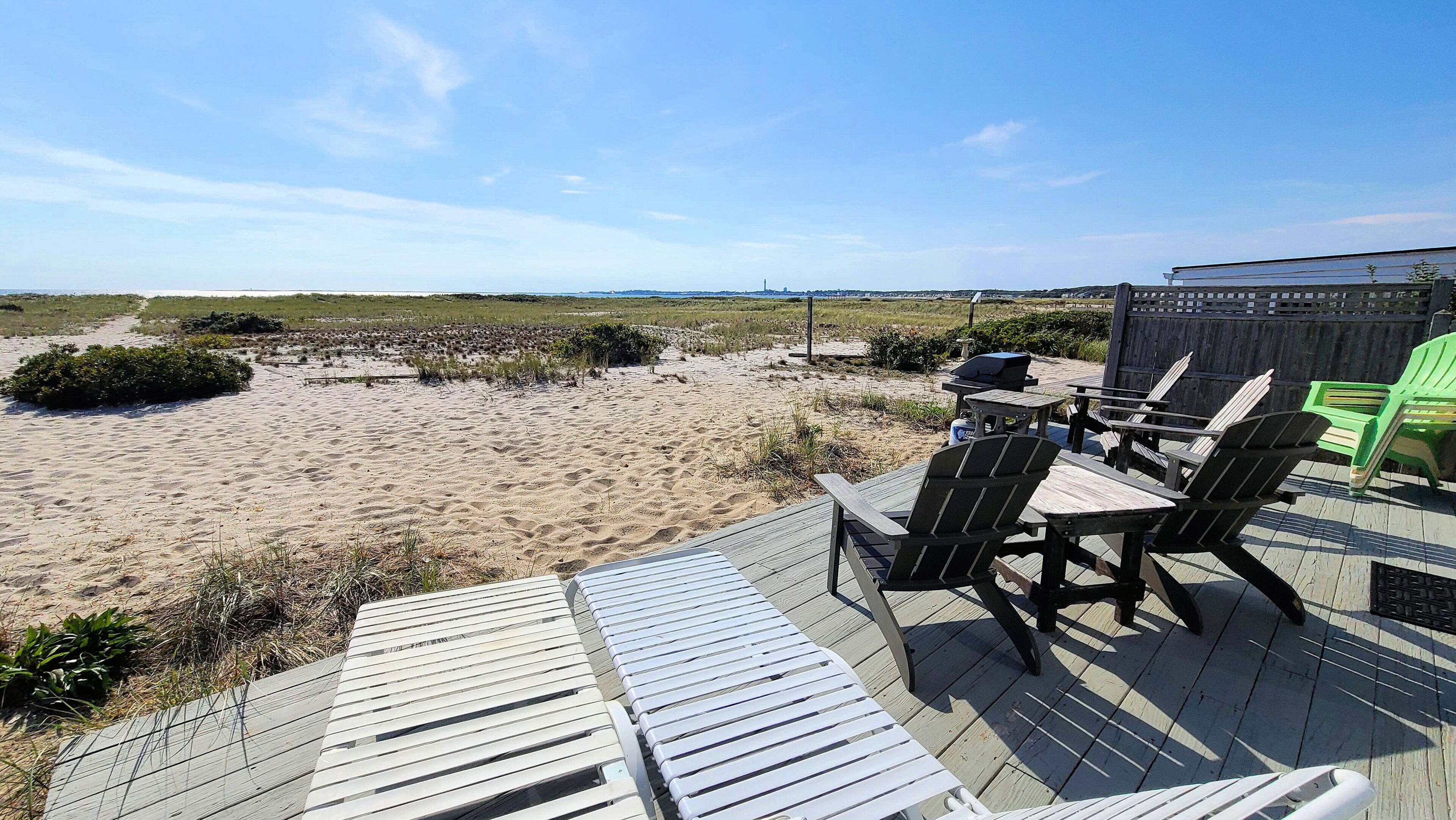Comfortable Beach Point Waterfront 2BD--Step into the Sand on Cape Cod Bay