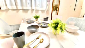 Basic House | Living area | 43-inch LCD TV with digital channels, TV, Netflix