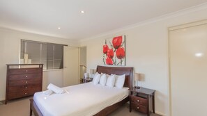 3 bedrooms, bed sheets - Northstar - 1/17 Kirwan Close (Jindabyne)