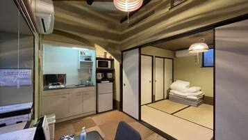 Economy House, Non Smoking, Kitchen | 1 bedroom, iron/ironing board, free WiFi