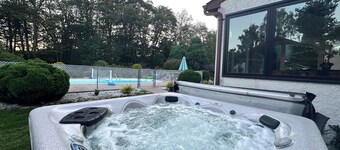 5 bedrooms 10 beds + 3.5 bath with HEATED PRIVATE pool,Hot tub,Game room & More!