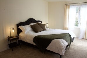 3 Schlafzimmer, Schreibtisch, Bügeleisen/Bügelbrett, kostenloses WLAN