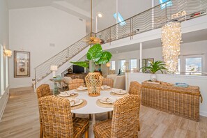Dining - Boutique Beach House 3Bed 2.5Bath Ocean View Huge Outdoor Pool - UPSTAIRS UNIT (Port Aransas)