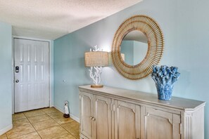 Interior - Marlin Quay 104 unobstructed view of Marina and Murrells Inlet Wi-Fi 2Pools (Garden City Beach)