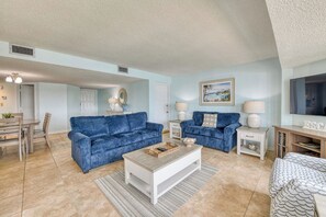 TV, DVD-spiller og stereoanlegg