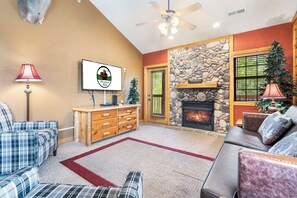 Smart TV, chimenea y reproductor de DVD 