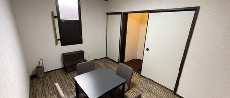 บ้านพักอีโคโนมี, ปลอดบุหรี่ | 2 ห้องนอน, โต๊ะทำงาน, Wi-Fi ฟรี, ผ้าปูที่นอน