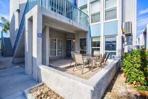 Unclassified image, 3 of 48, button - Walk to Beach, Shops & Restaurants • 2 Pools • Updated •  Florida Room  •  Gated Community (Madeira Beach)