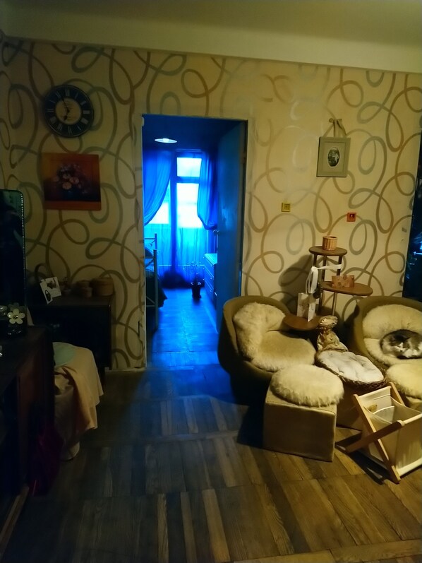 المنشأة من الداخل