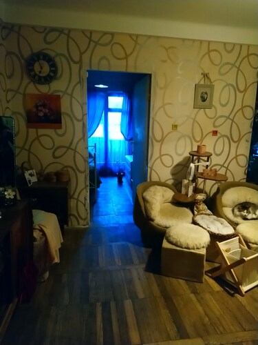 Cozy room near the International Exhibition Center and metro station.