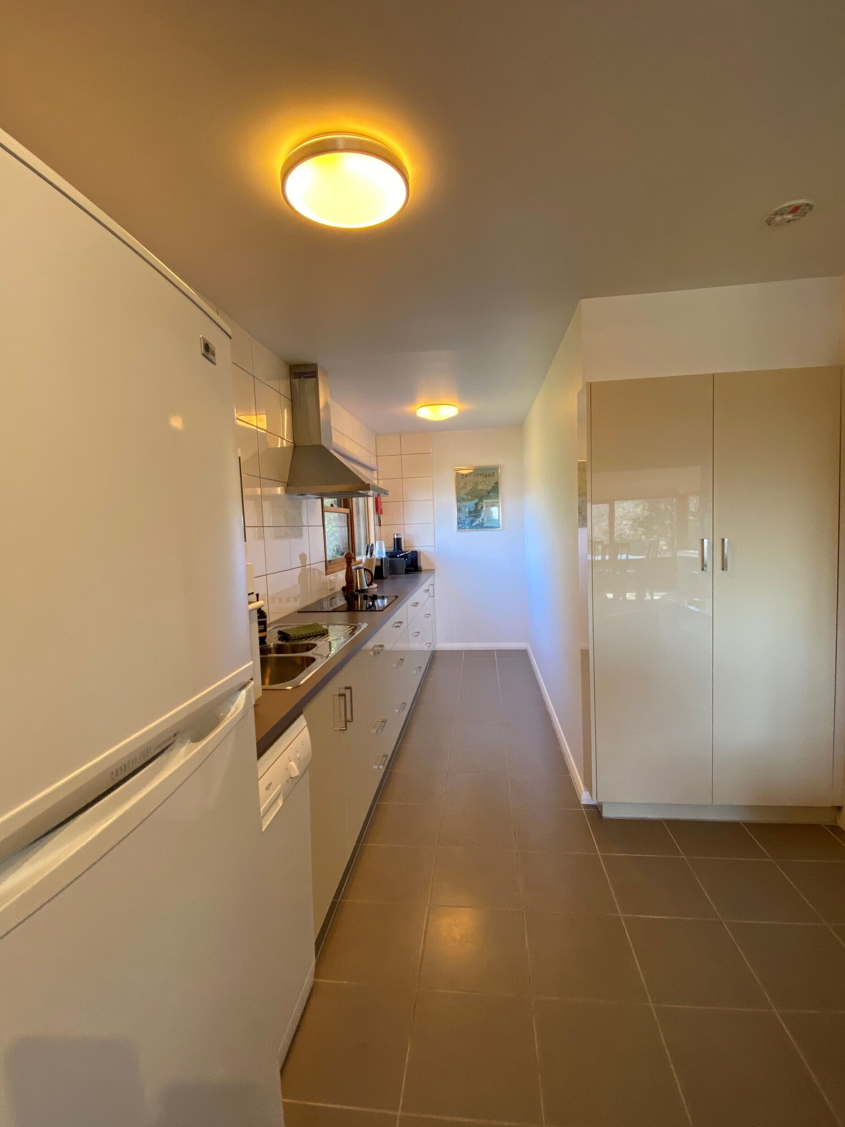 Spacious attractive apartment — image 5