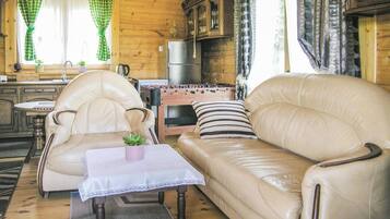 TV, lareira, pebolim