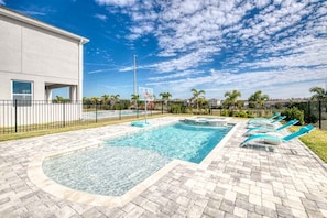 Pool - Dainty Home with Themed Bedrooms at Encore (Kissimmee)