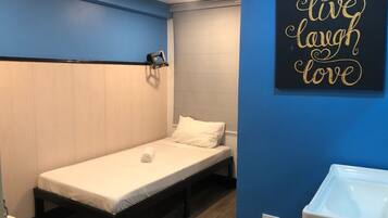 Free WiFi, bed sheets