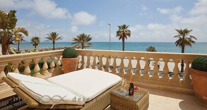 Villa Madonna Impressive maritime villa with private pool & garden from the center of Sitges