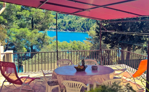 Huoneisto (Two Bedroom Apartment with Terrace) | Terassi/patio