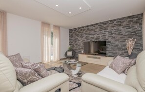 Smart TV, table football, ping pong - Beautiful home in Poljica Imotska (Poljica Imotska)