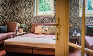 Unclassified image, 3 of 18, button