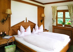 1 bedroom, in-room safe, desk, WiFi