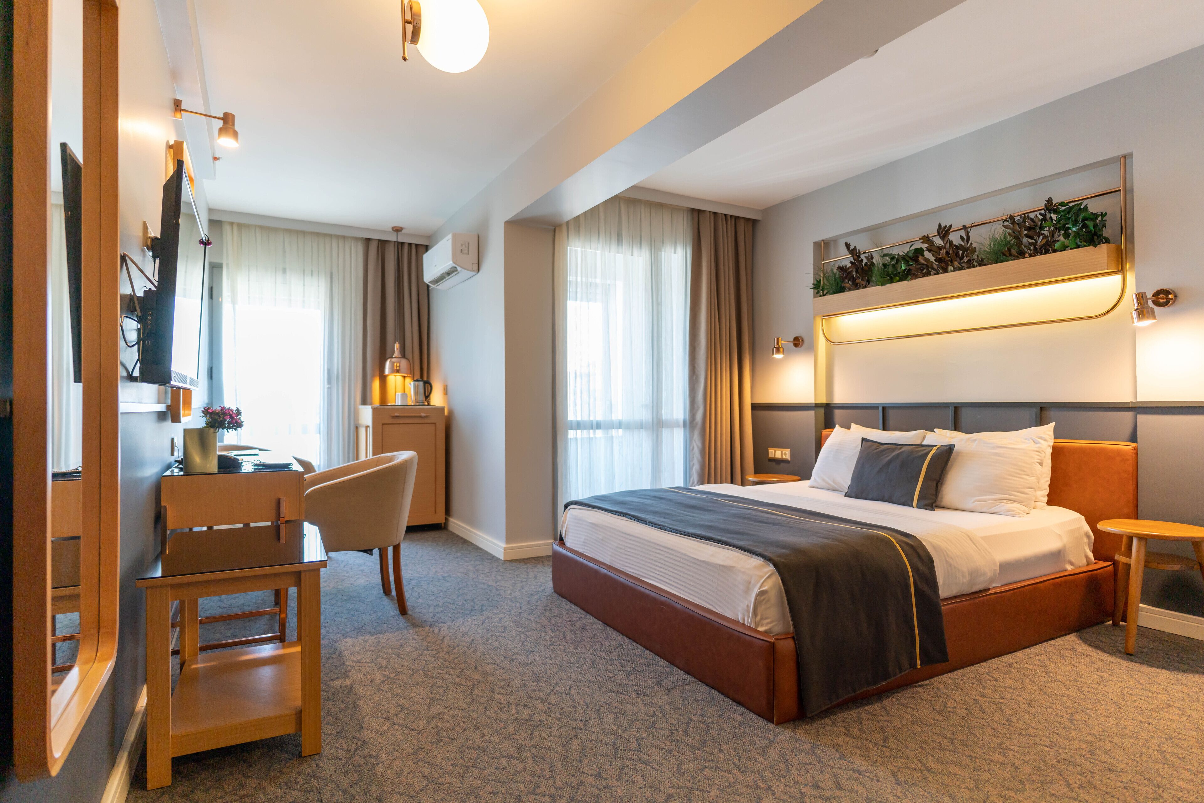 Deluxe Room | Minibar, free WiFi, bed sheets