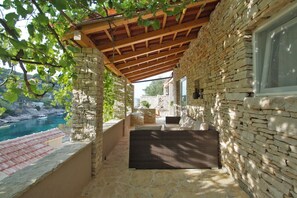 Huis (Two Bedroom Stone House with Terrace) | Terras