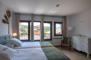 3 habitaciones, tabla de planchar con plancha, cuna de viaje y wifi