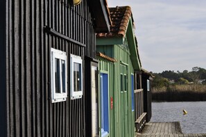 Exterior - Spacious house in the Oleron region, in a quiet location, within walking distance of the beach and shops. (Saint-Pierre-d'Oléron)